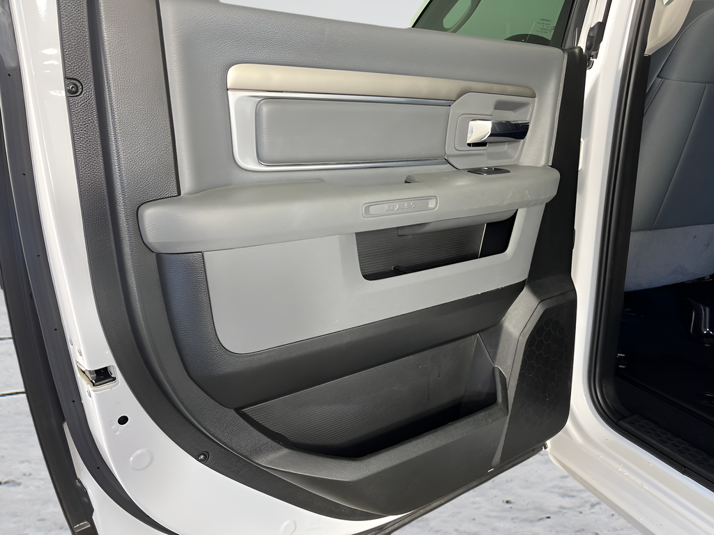 Used 2019 Bright White Clearcoat Ram SLT image 11