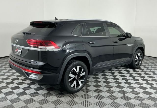 Used 2022 Black Volkswagen 2.0T SE image 7