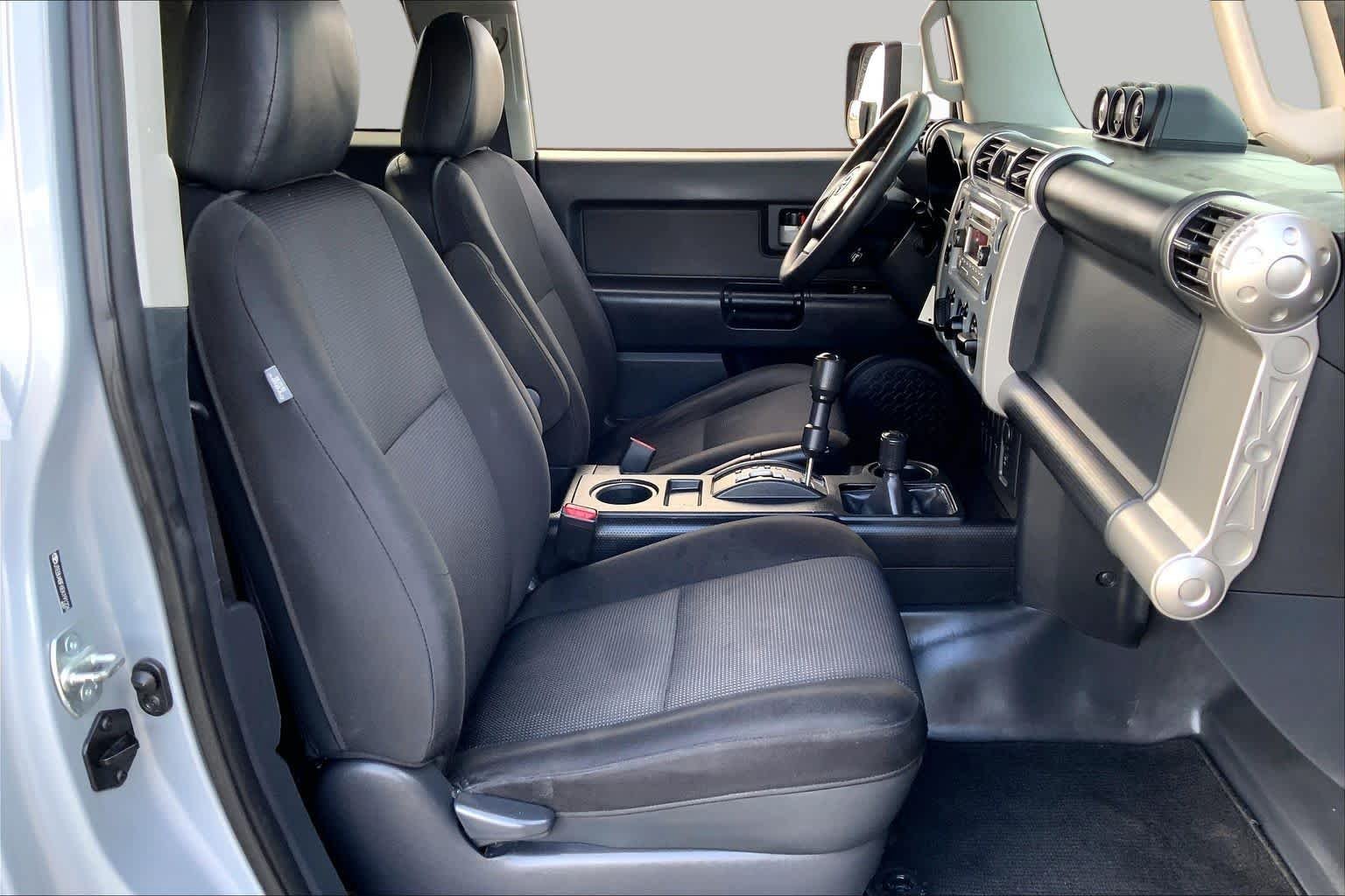 Used 2014 Cement Toyota  image 9