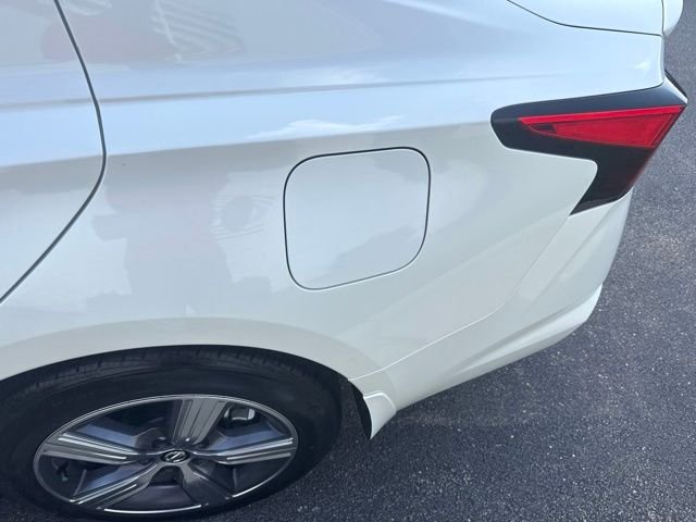 Used 2022 White Nissan 2.5 SL image 13