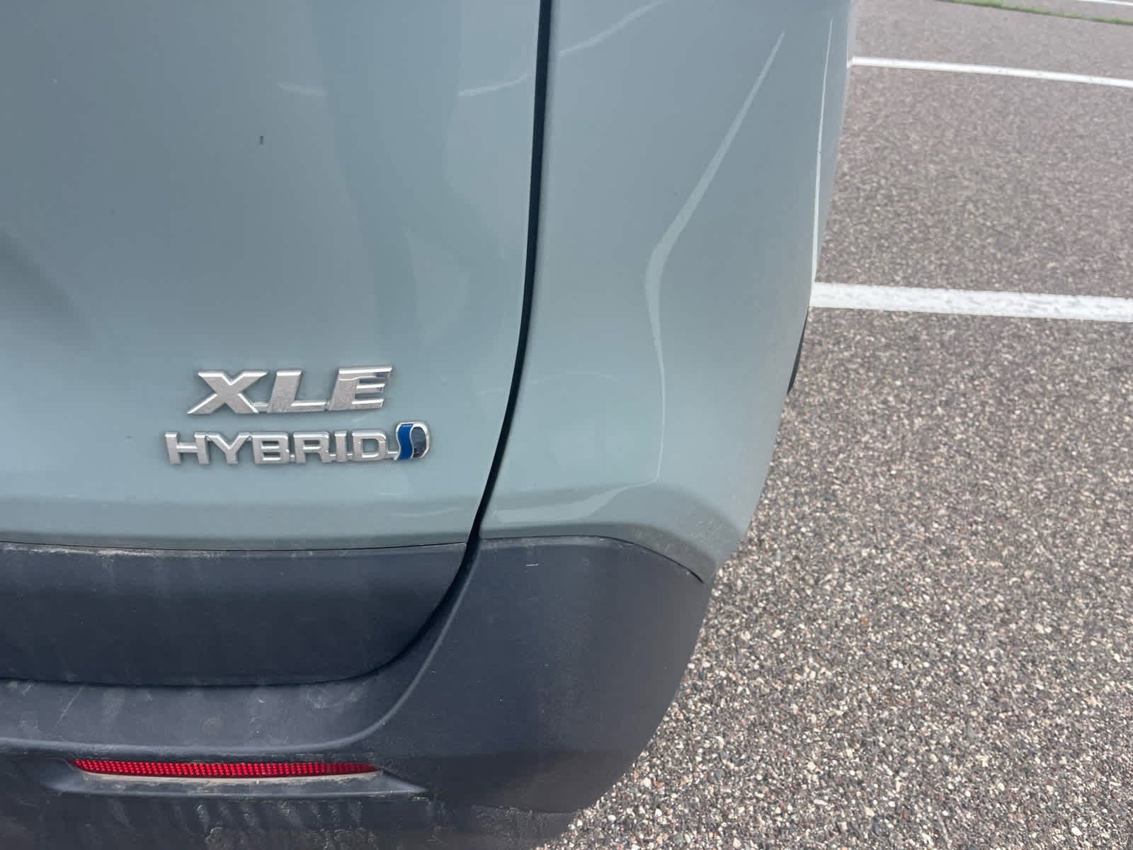 Used 2020 Lunar Rock Toyota Hybrid XLE image 6