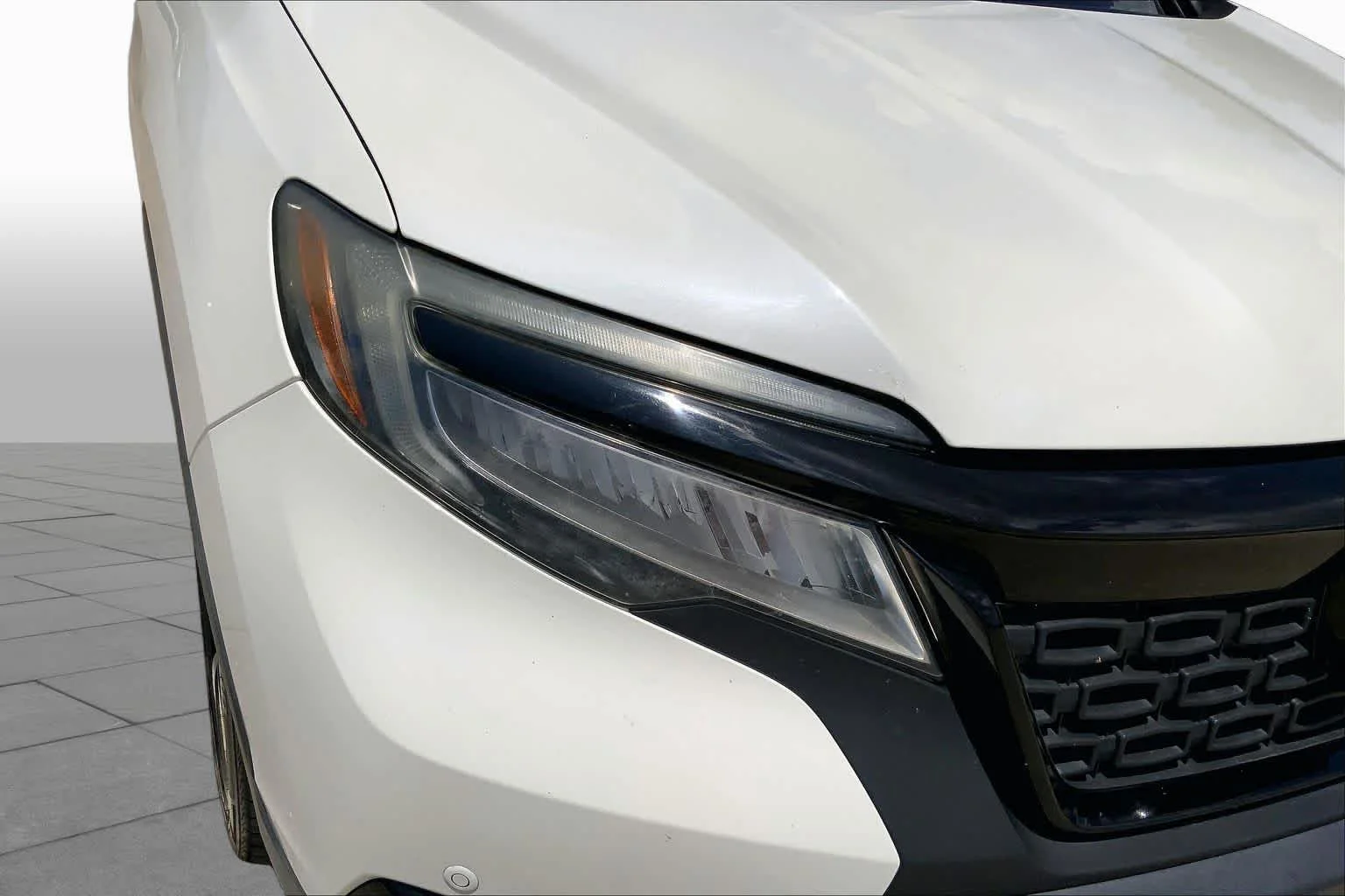 Used 2019 White Diamond Pearl Honda Elite image 26
