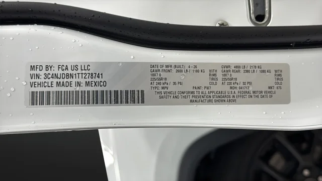 New 2026 Bright White Clear-Coat Exterior Paint Jeep Latitude image 27