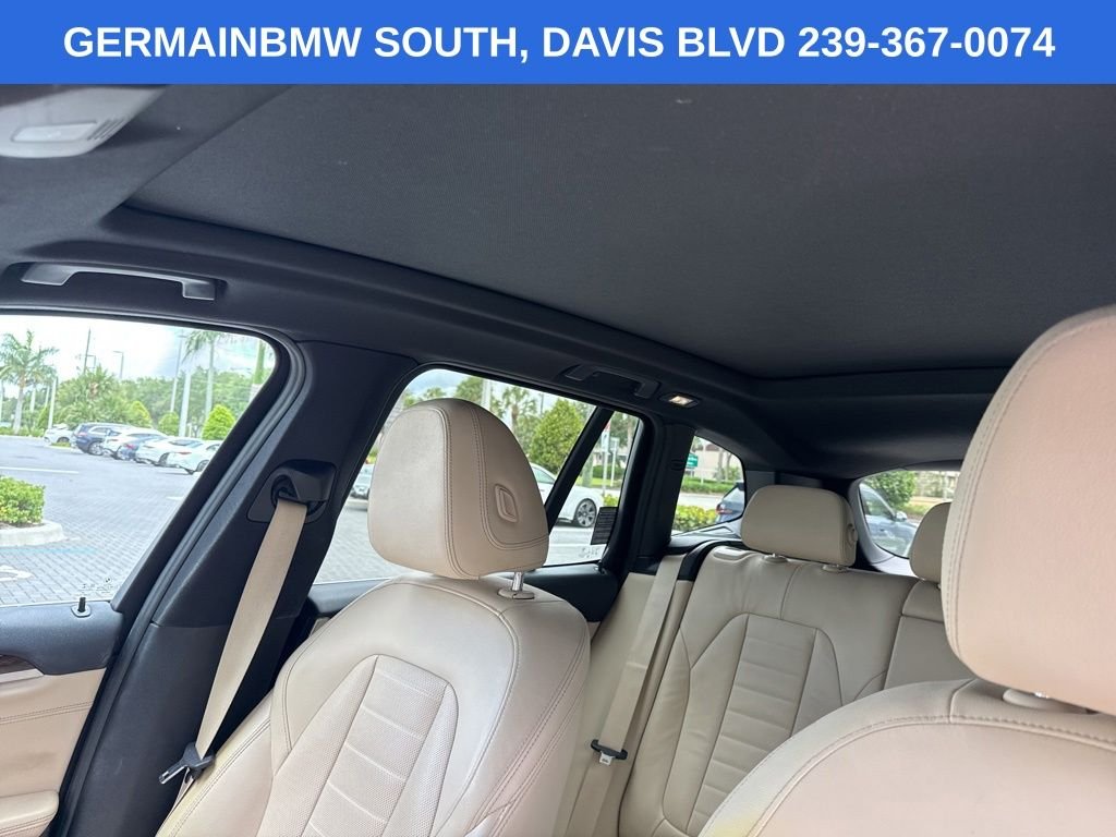 Used 2021 White Metallic BMW xDrive30i image 19