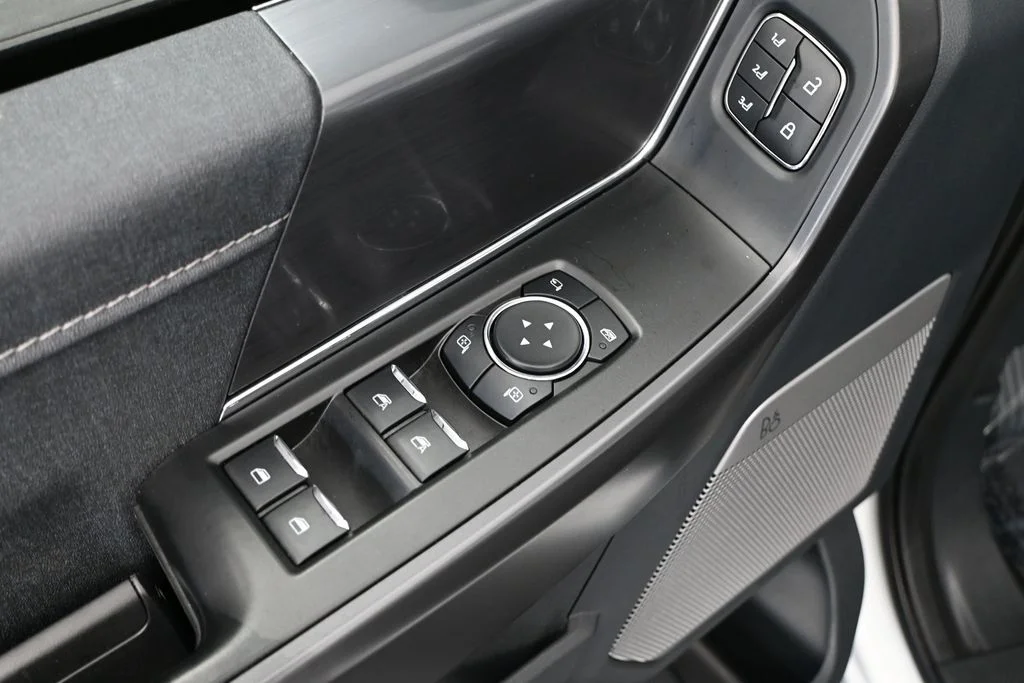 Used 2025 White Ford Lariat image 20
