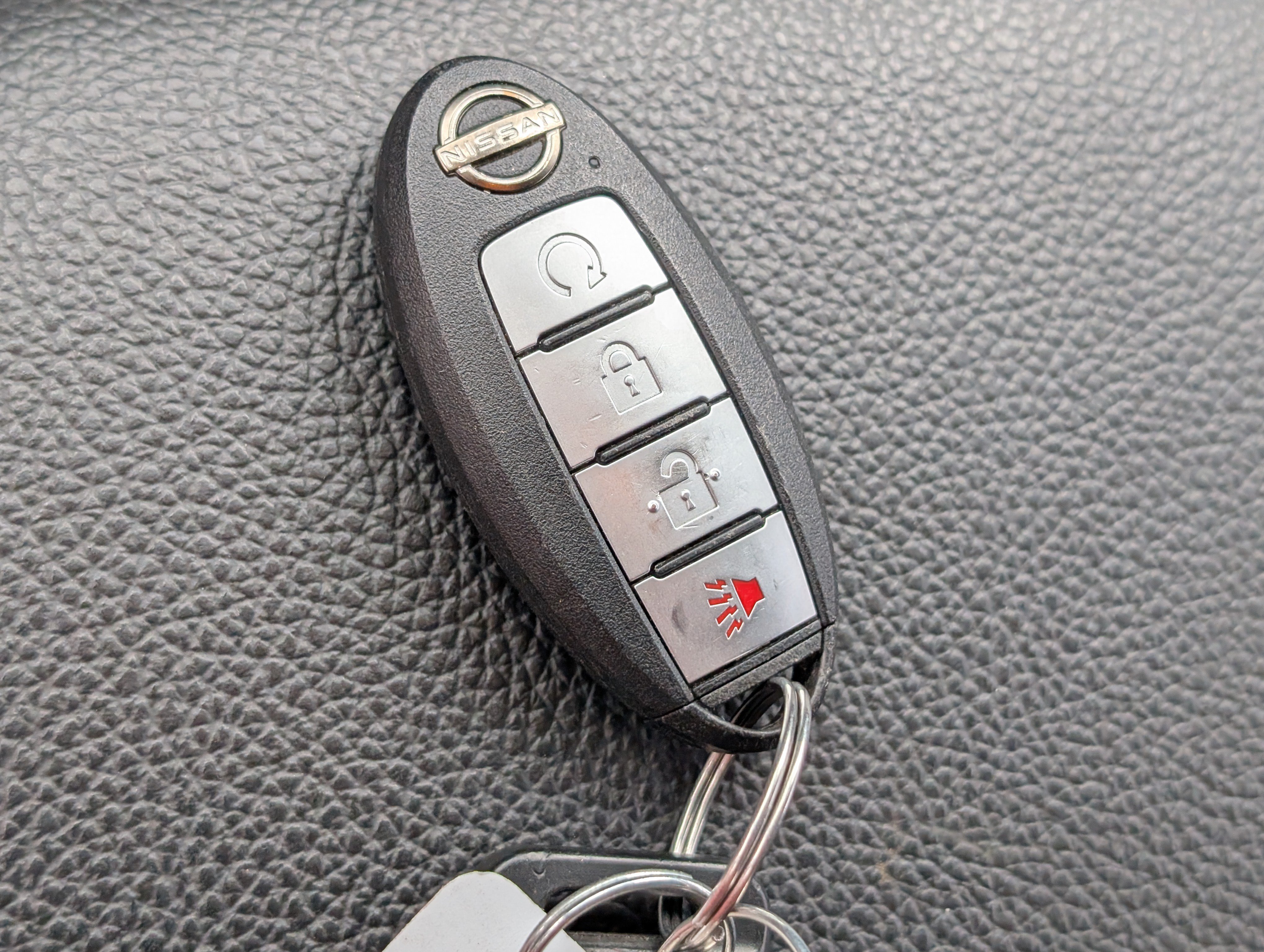 Used 2024 White Nissan SV image 29