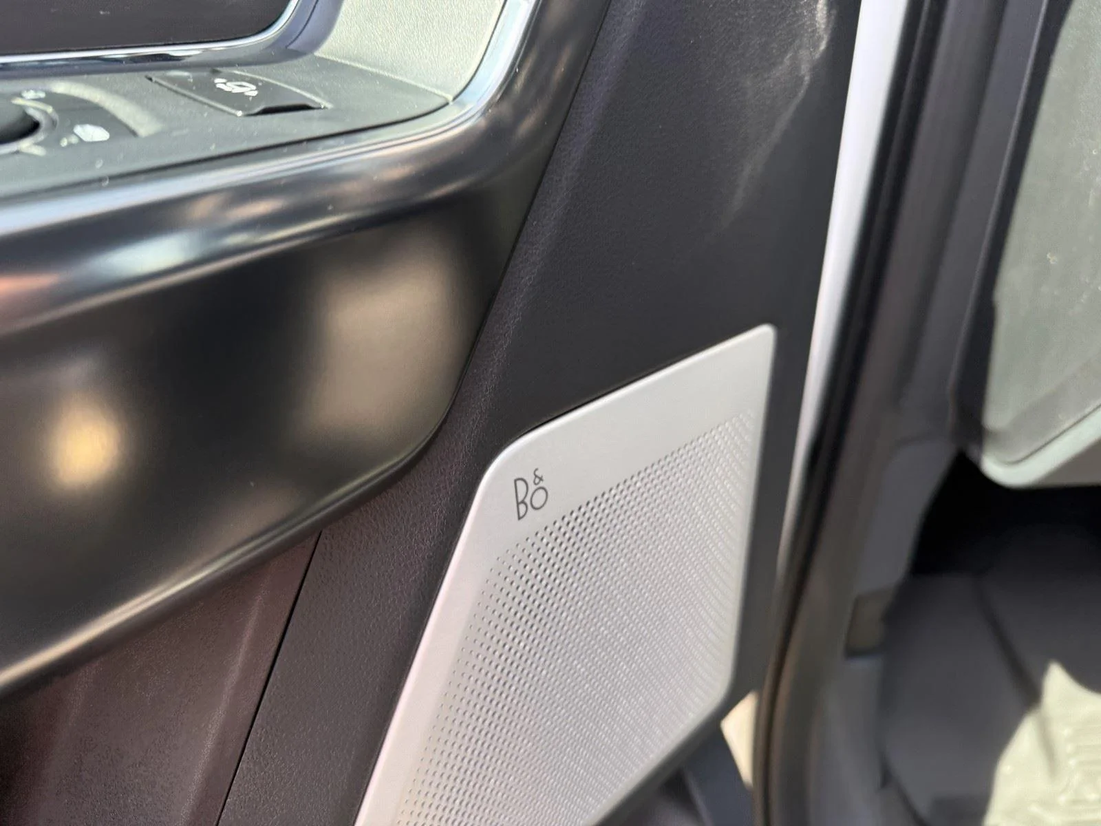 New 2026 Star White Metallic Tri-Coat Ford F-250® Platinum® image 15