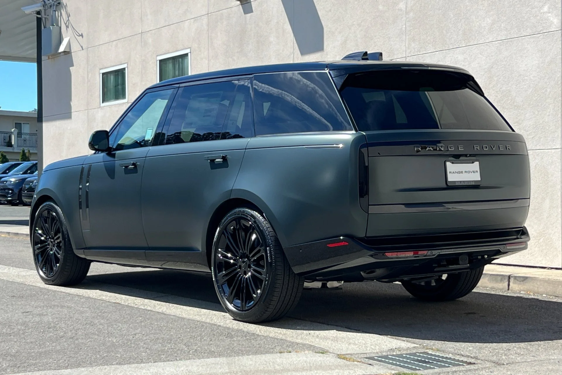 New 2026 Belgravia Green Land Rover SE image 6