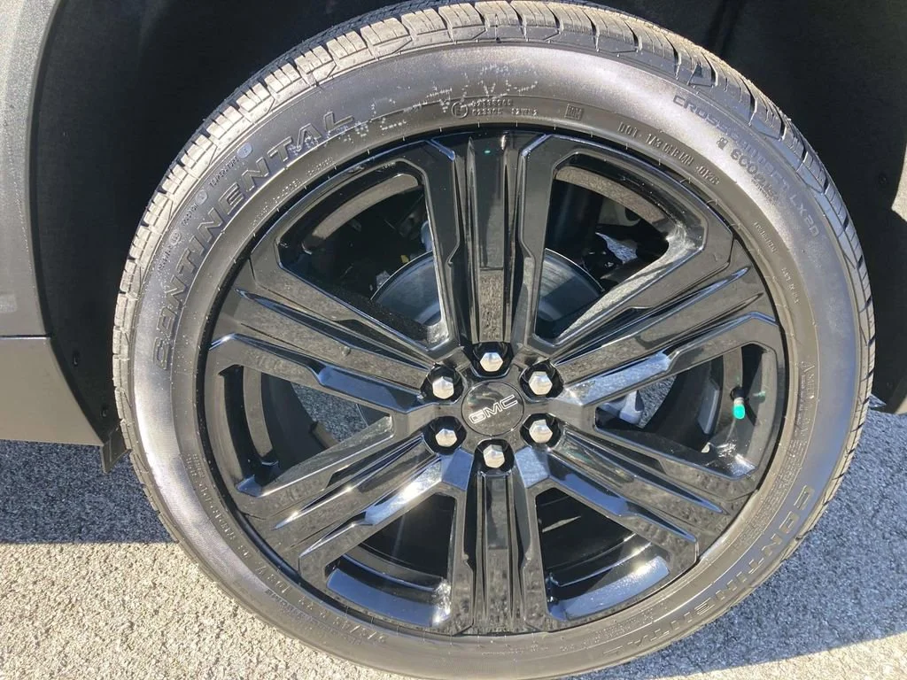 New 2026 Sterling Metallic GMC Elevation image 10