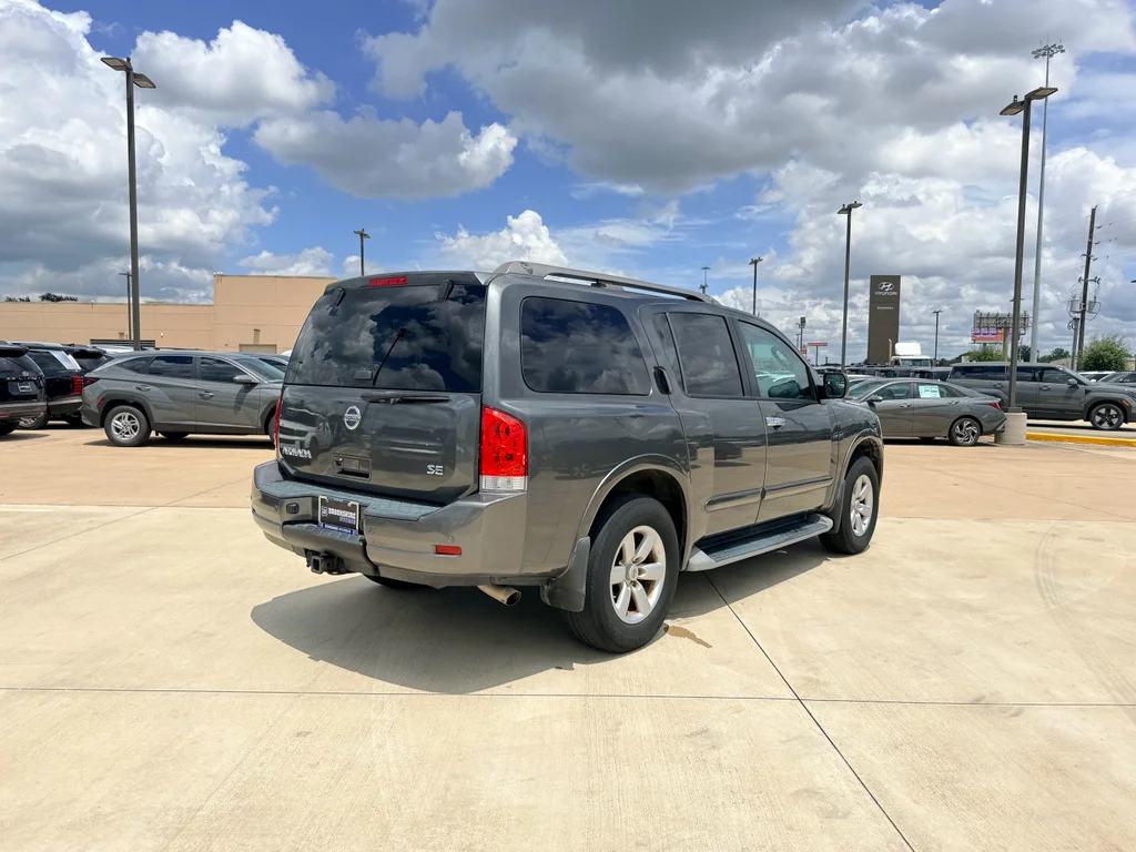 Used 2010 Smoke Nissan SE image 6