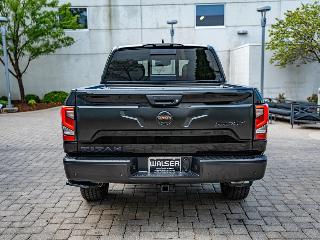 Used 2022 Super Black Nissan PRO-4X image 6