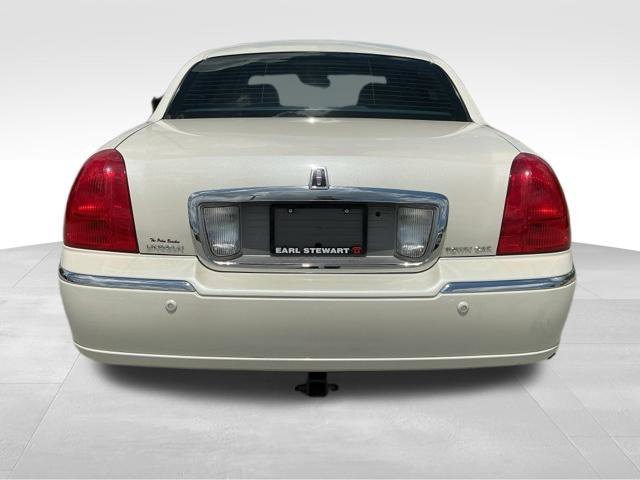 Used 2004  Lincoln Ultimate image 5