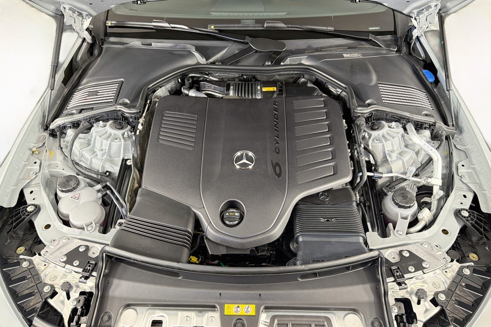 New 2026 MANUFAKTUR Alpine Grey Metallic Mercedes-Benz CLE 450 4MATIC® Cabriolet image 10