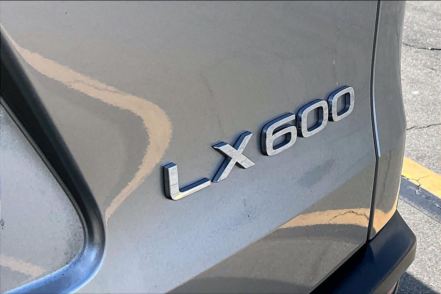 Used 2022 Atomic Silver Lexus Luxury image 9