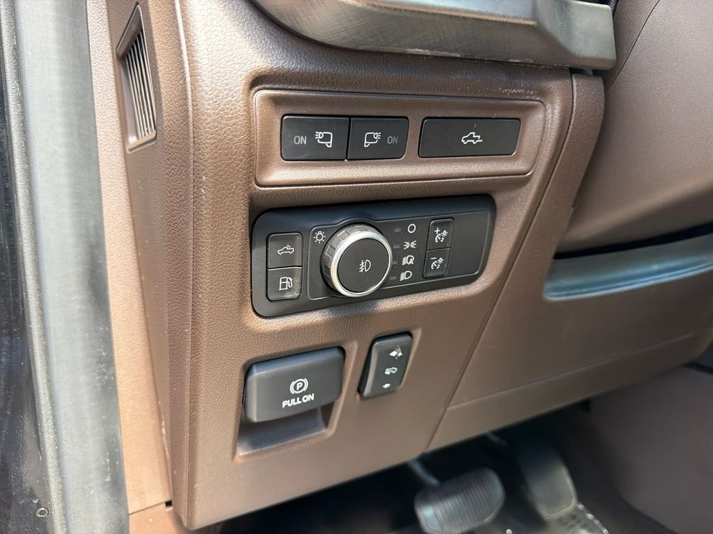 Used 2021  Ford King Ranch image 32