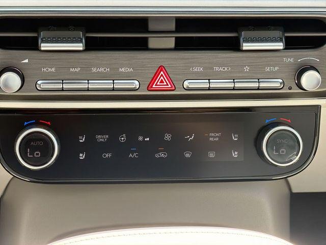 New 2026 Silver Hyundai SEL Premium 7P image 19