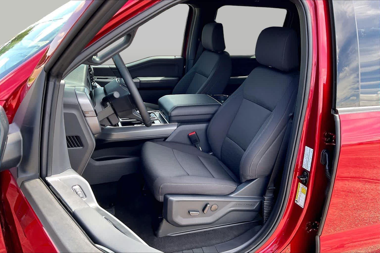New 2026 Ruby Red Metallic Tinted Clearcoat Ford XLT image 9