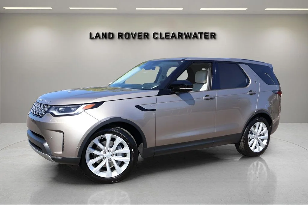 2026 Land Rover Discovery P300 S's photo
