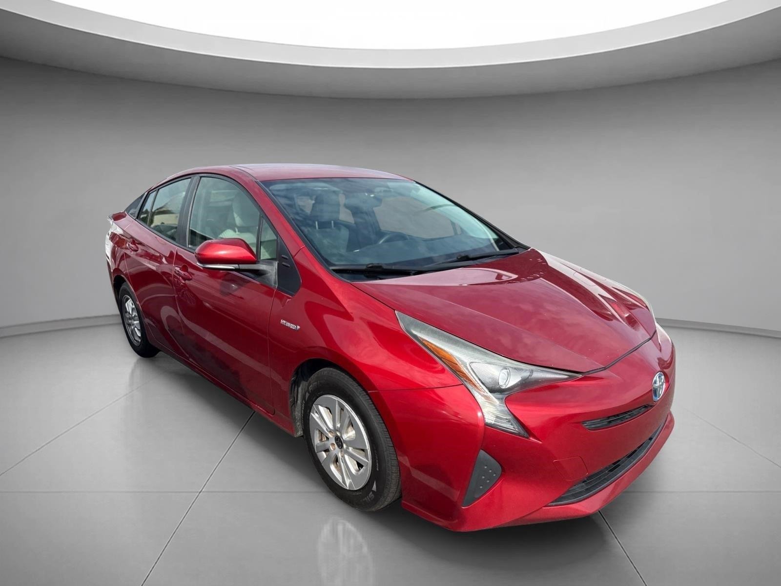 Used 2016 Hypersonic Red Toyota Two image 21