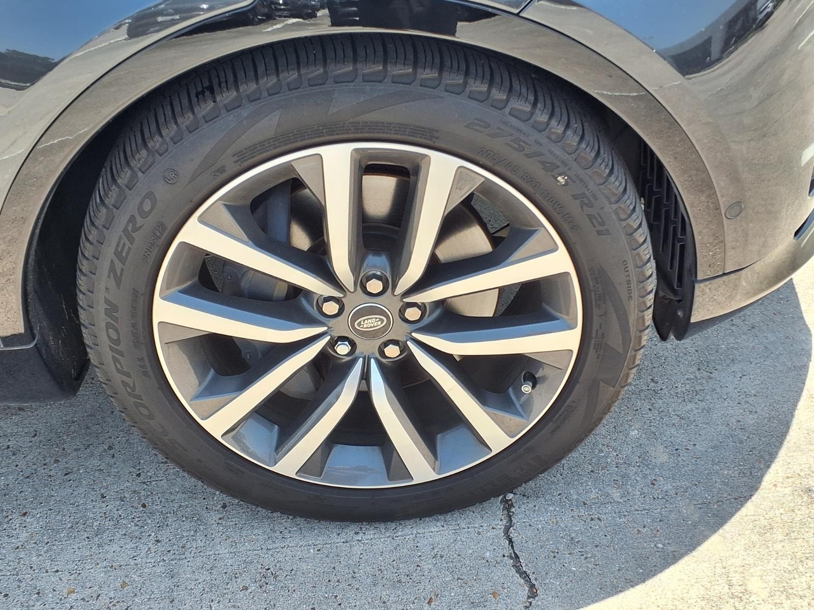 2024 Land Rover Discovery Dynamic SE  at HGreg Houston