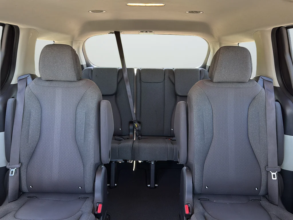 Used 2024 White Kia LX image 23