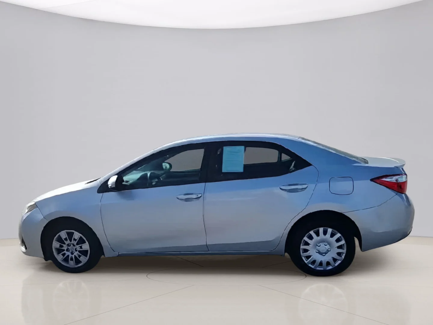 Used 2015 Silver Toyota L image 4