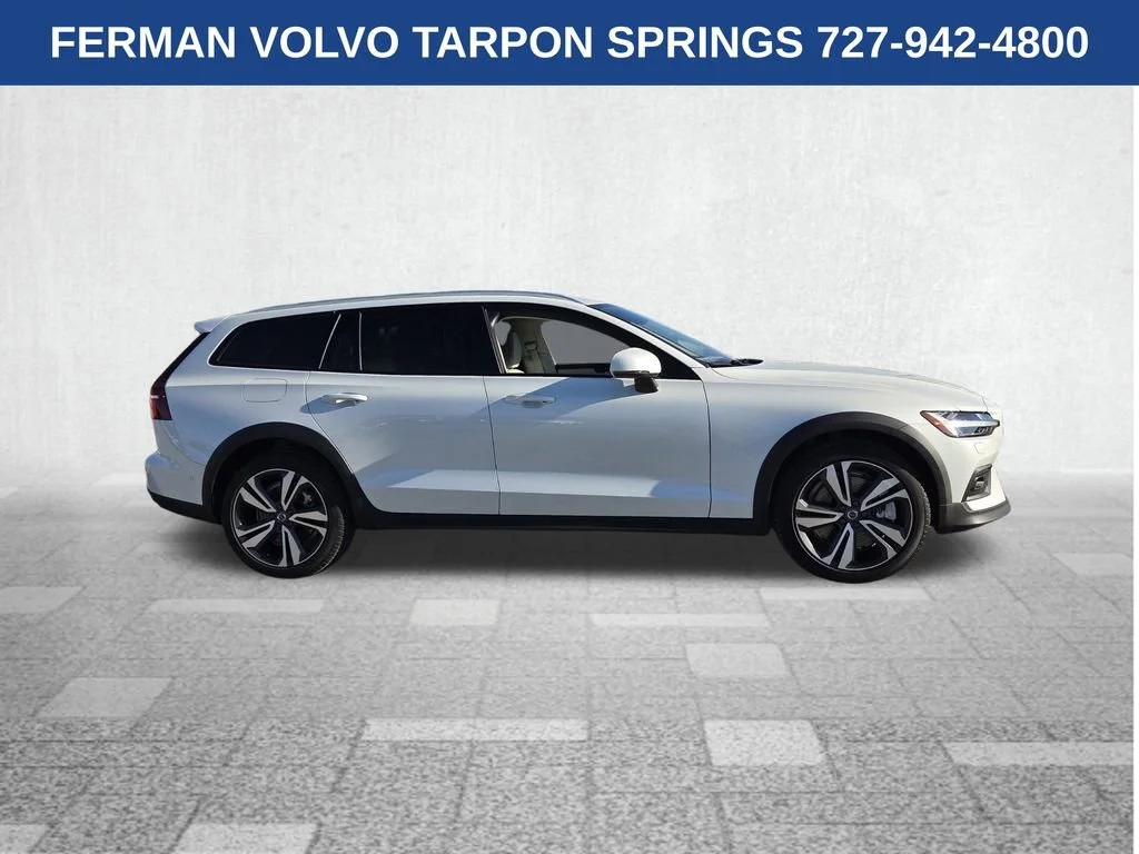 2026 Volvo V60 Cross Country Plus - Photo 11