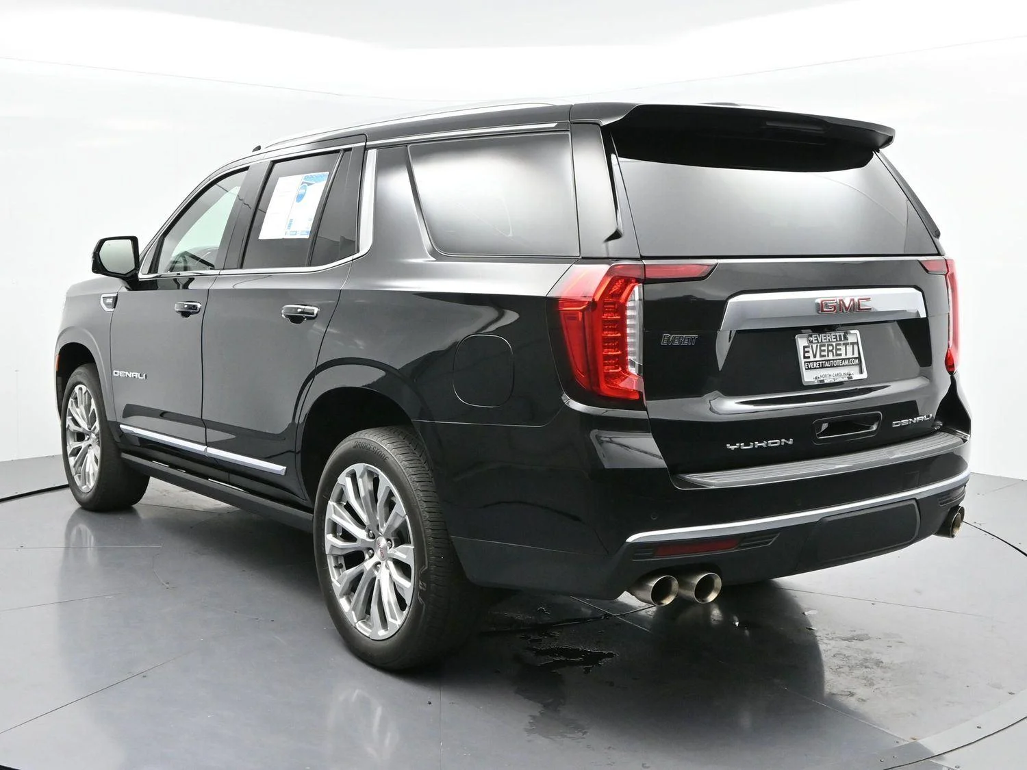 Used 2024 Onyx Black GMC Denali image 5