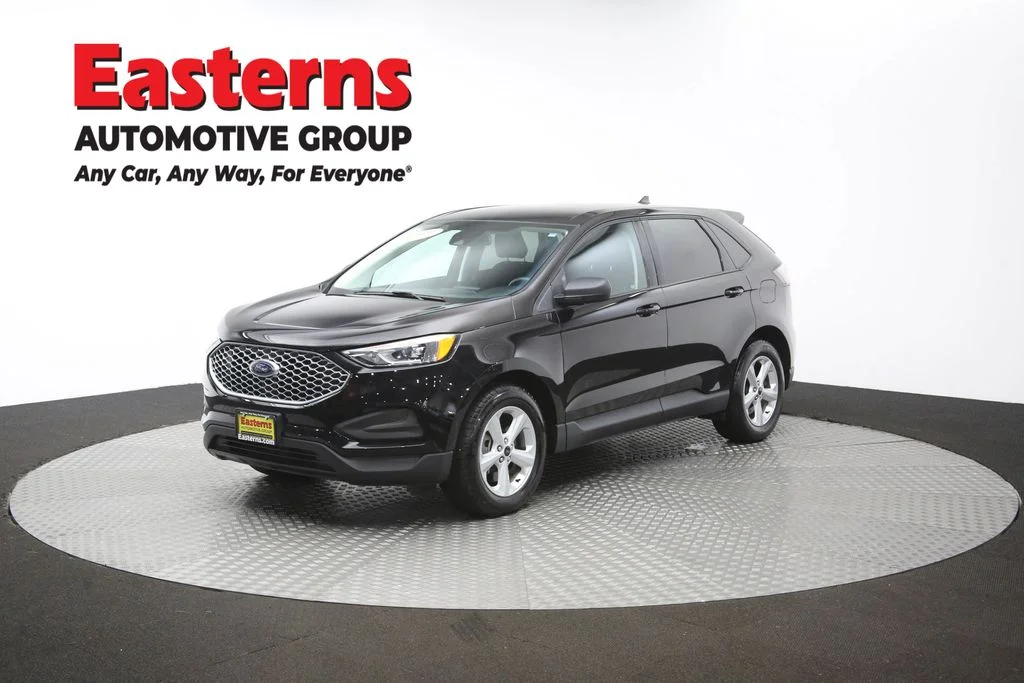 Used 2023 Black Ford SE image 54