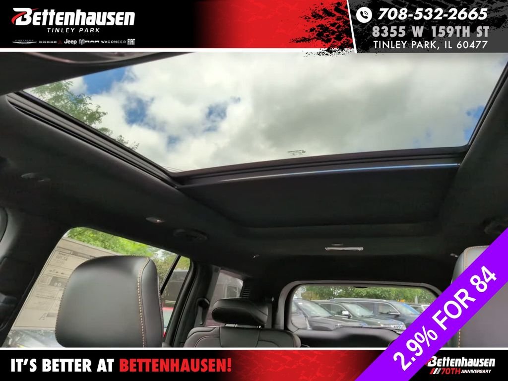 New 2026 Diamond Black Crystal Pearl-Coat Exterior Paint Jeep Limited image 23