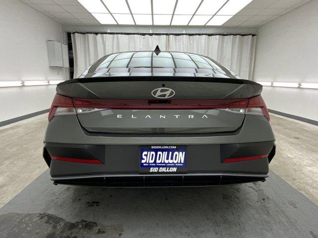 New 2026 Amazon Gray Hyundai SEL Sport image 4