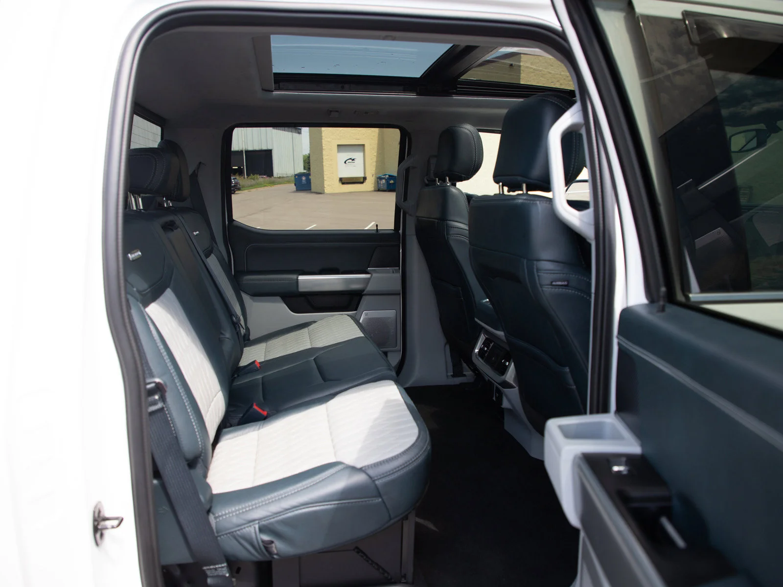Used 2023 White Ford XL image 12