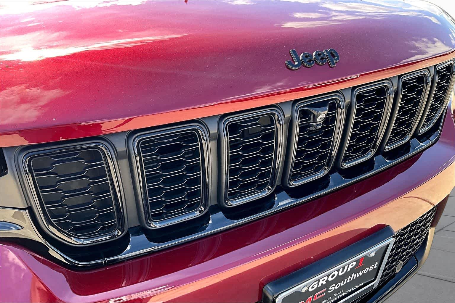Used 2023 Velvet Red Pearlcoat Jeep Limited image 30
