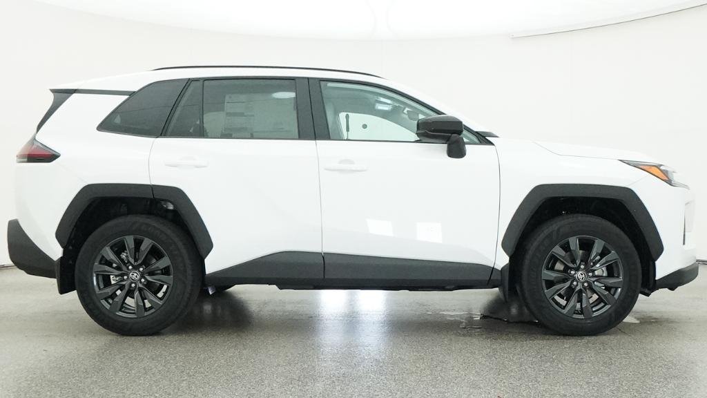 New 2026 Ice Cap Toyota XLE Premium image 5