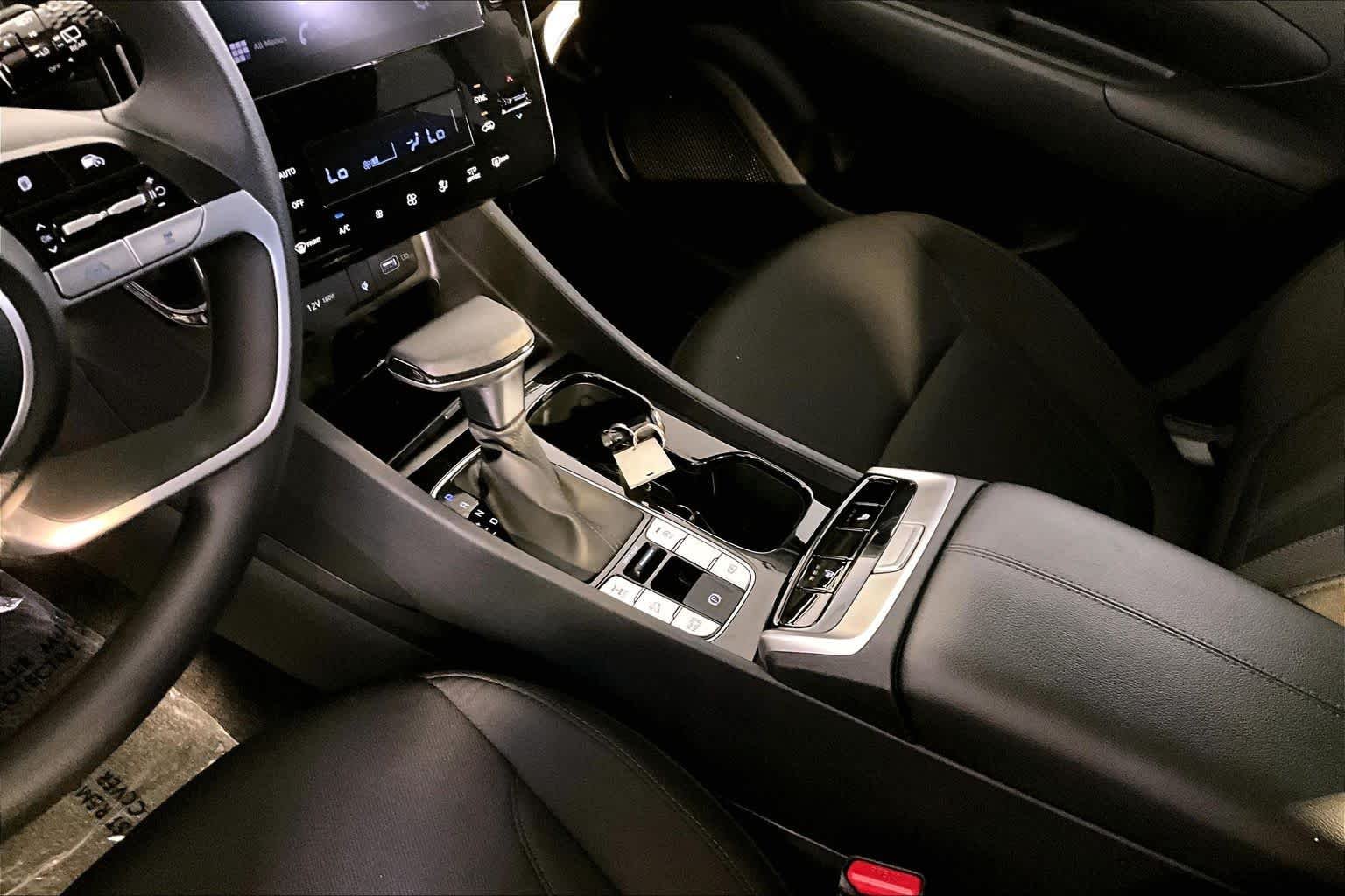 Used 2024 Hampton Gray Hyundai SEL image 17