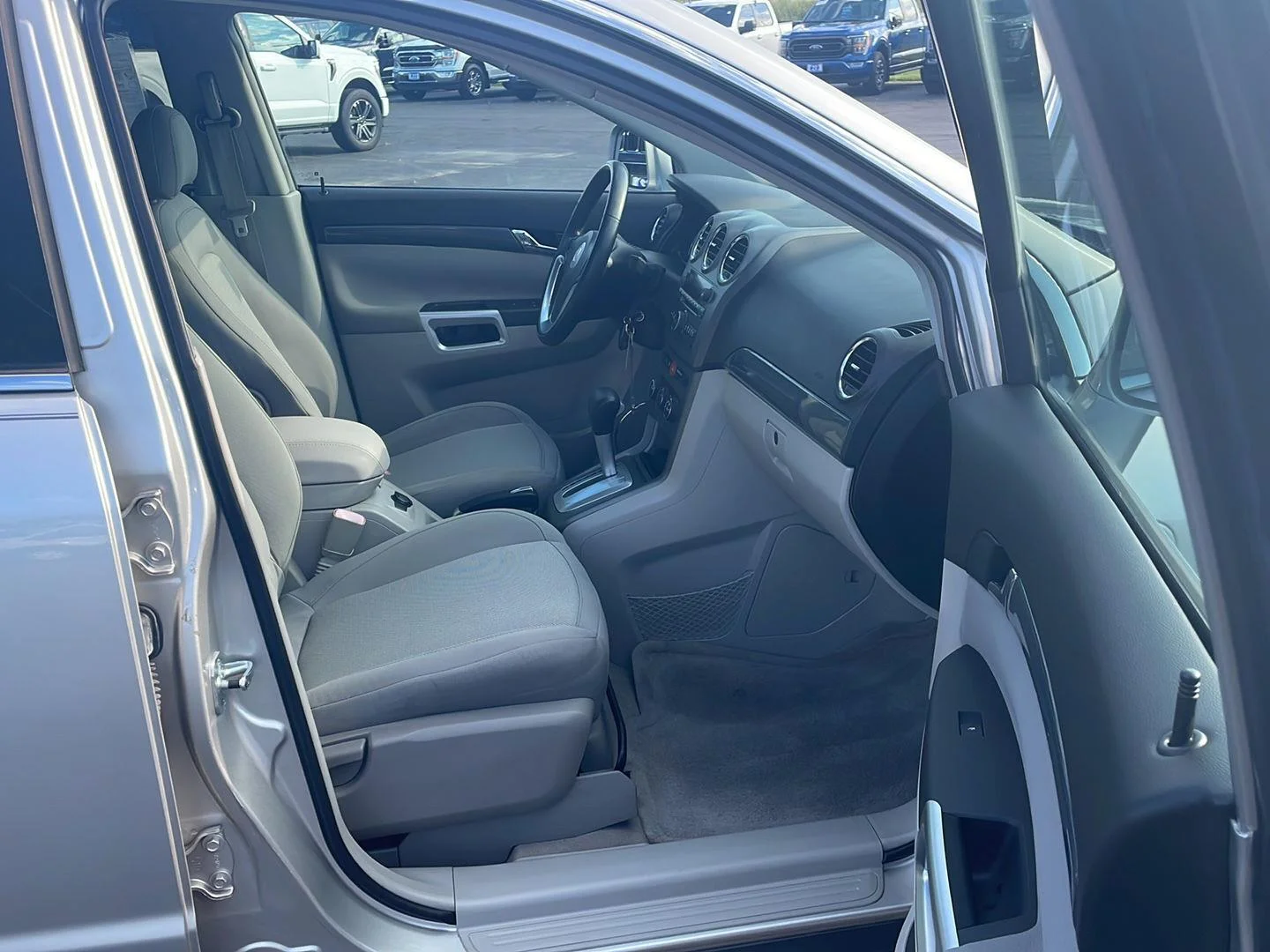 Used 2008 Silver Pearl Saturn XE image 25