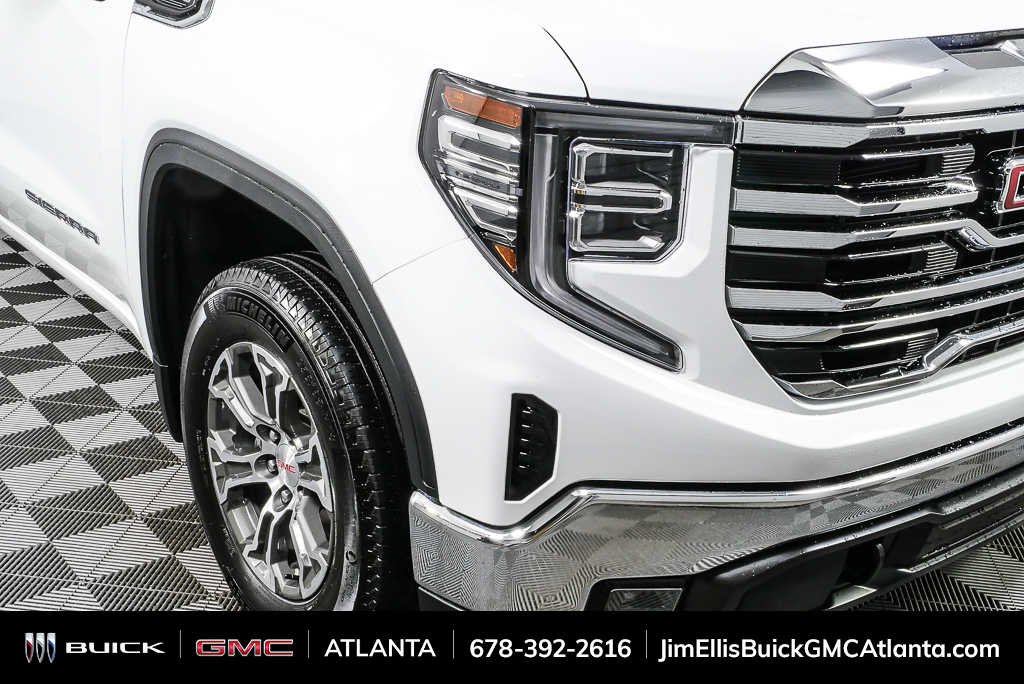 Used 2025 Summit White GMC SLT image 33