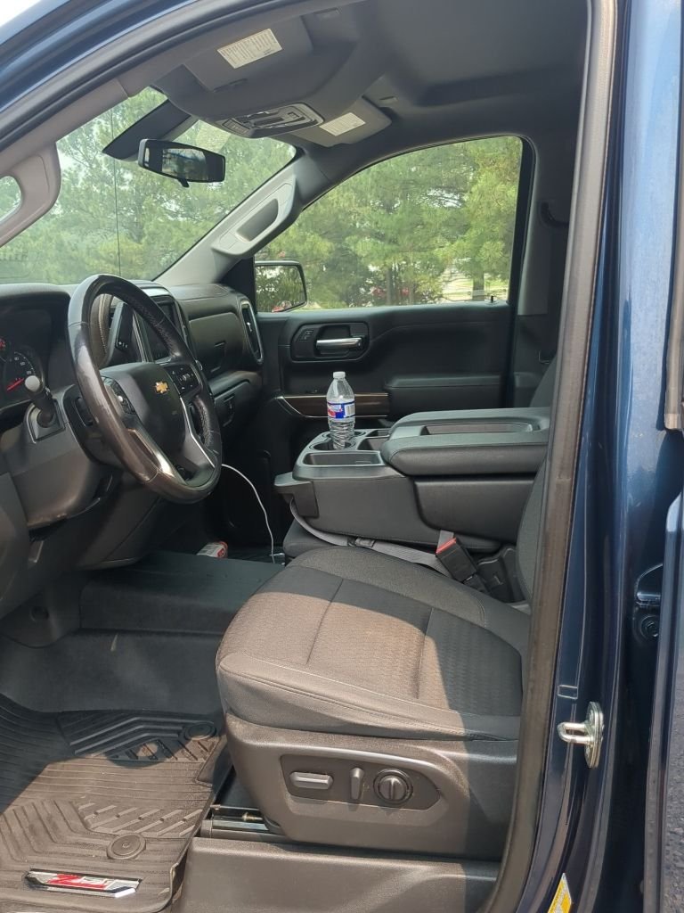Used 2022 Blue Chevrolet LT image 9
