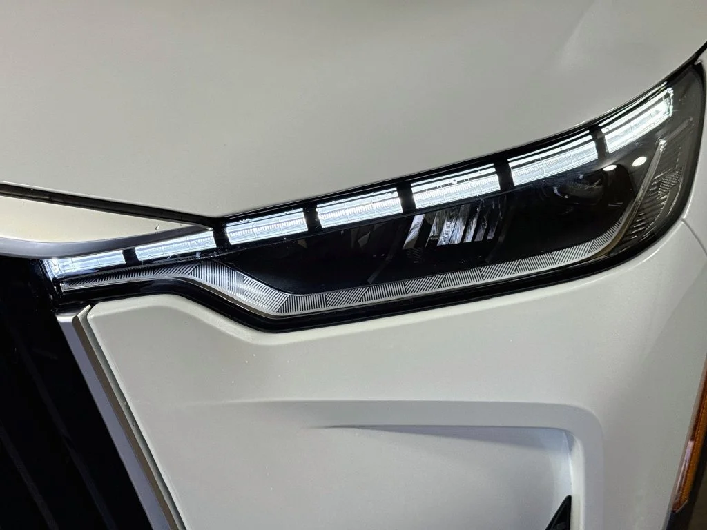 Certified Used 2027 White INFINITI PURE image 43