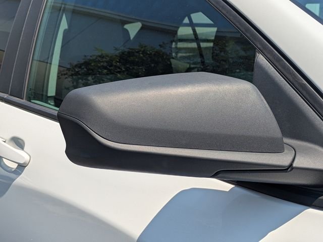 Used 2021 White Chevrolet LS image 10