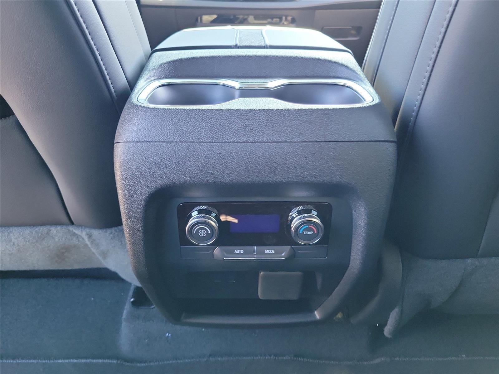 2026 Buick Enclave Sport Touring - Photo 10