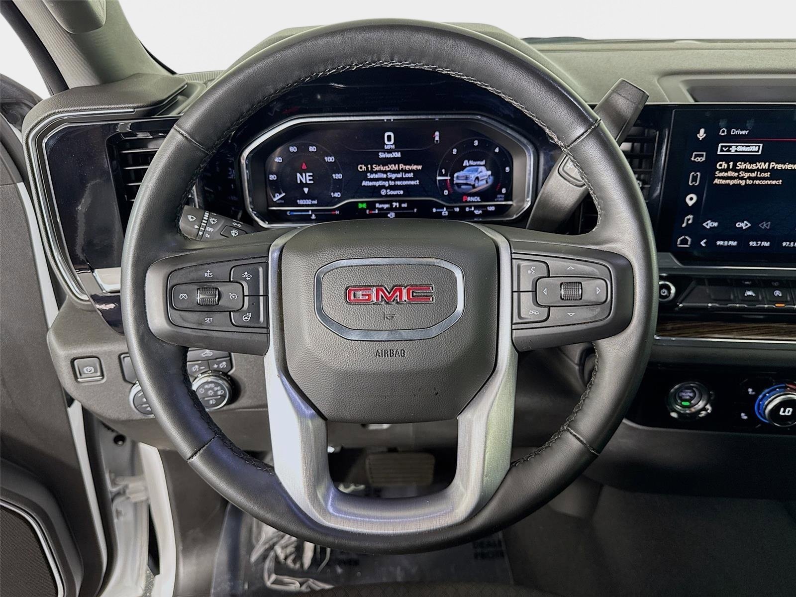 Used 2024 Summit White GMC Elevation image 12