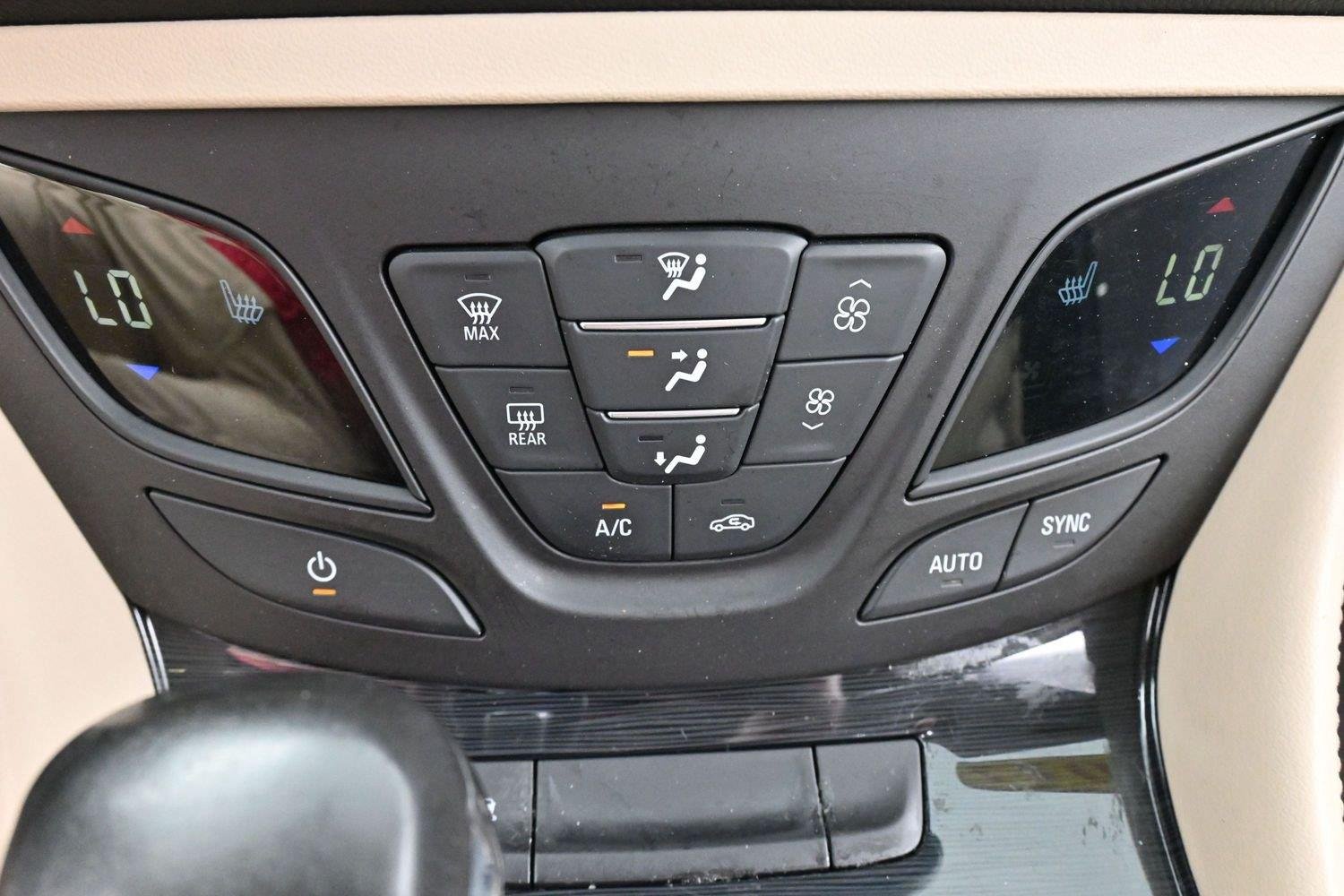 Used 2017 BRONZE ALLOY METALLIC Buick Essence image 28