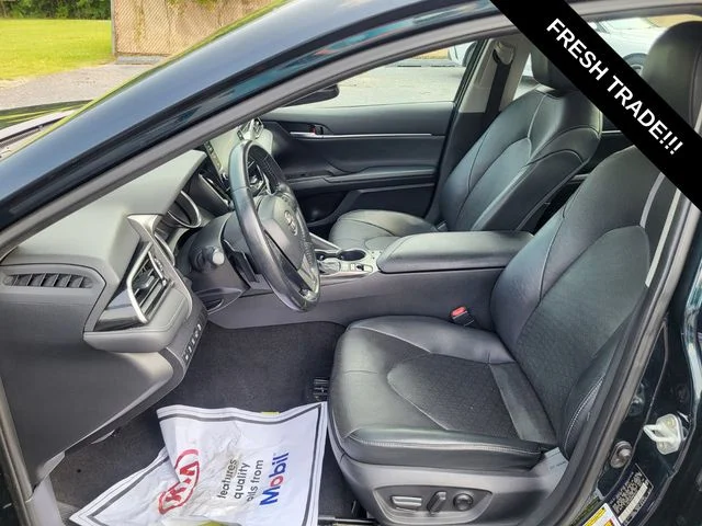 Used 2021 Blue Toyota XSE V6 image 10