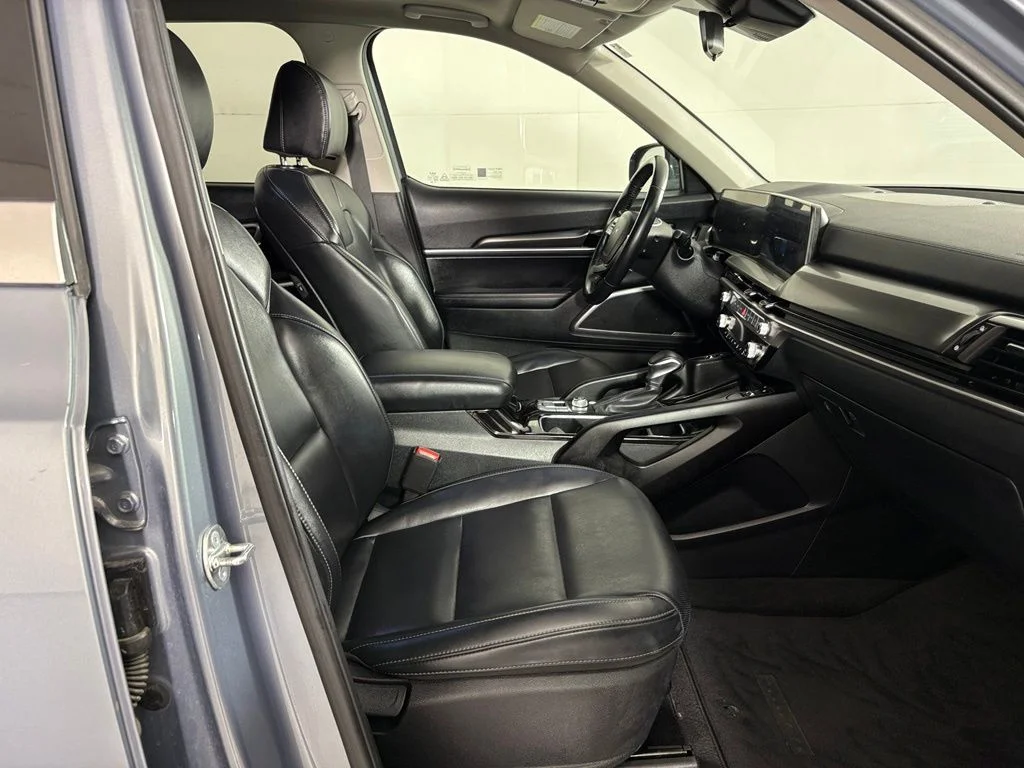 Used 2025 Silver Kia S image 47