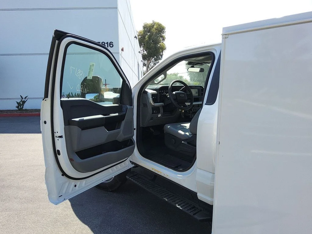 New 2025 White Ford XL image 5