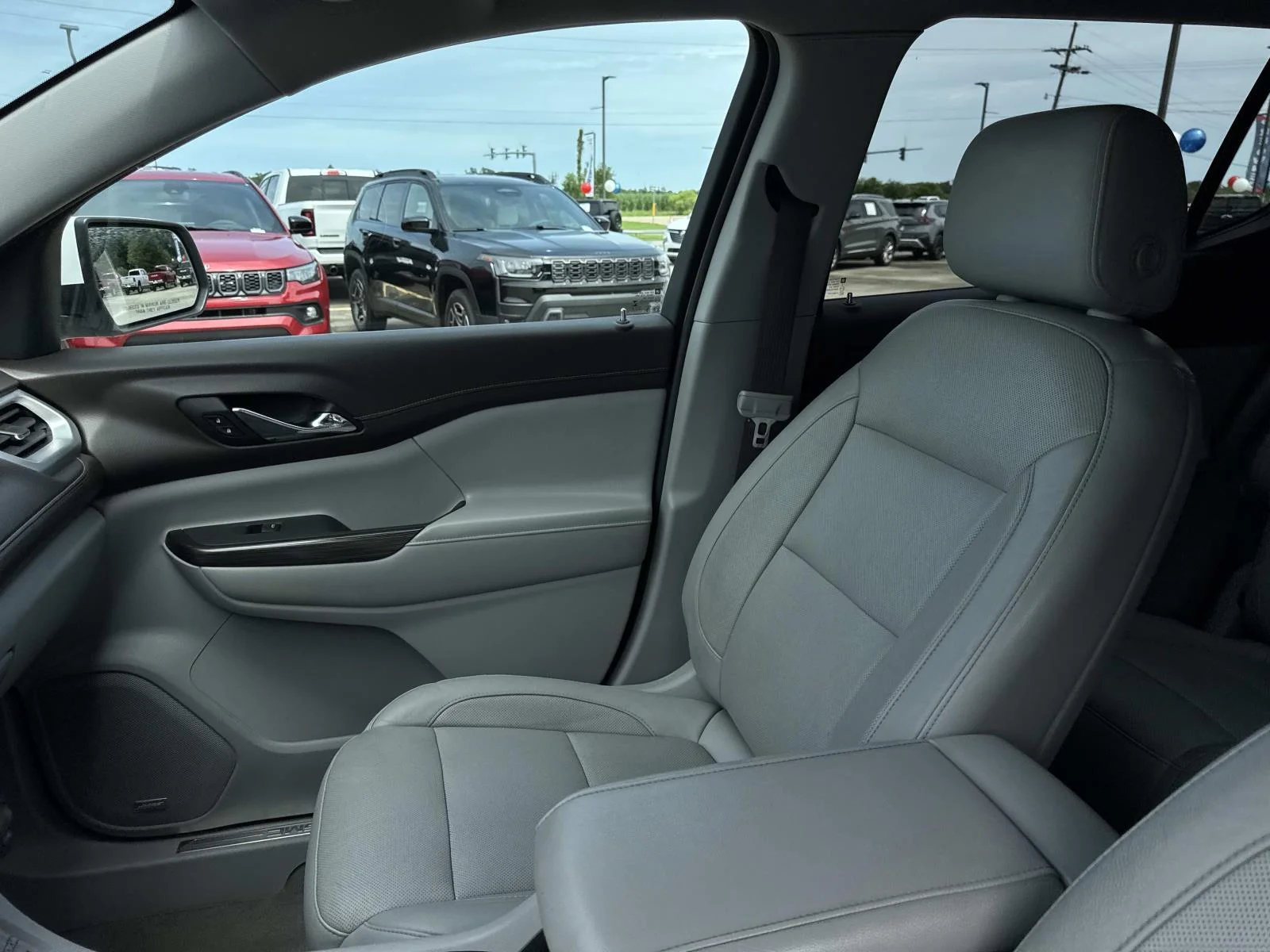 Used 2019 White GMC SLT image 15