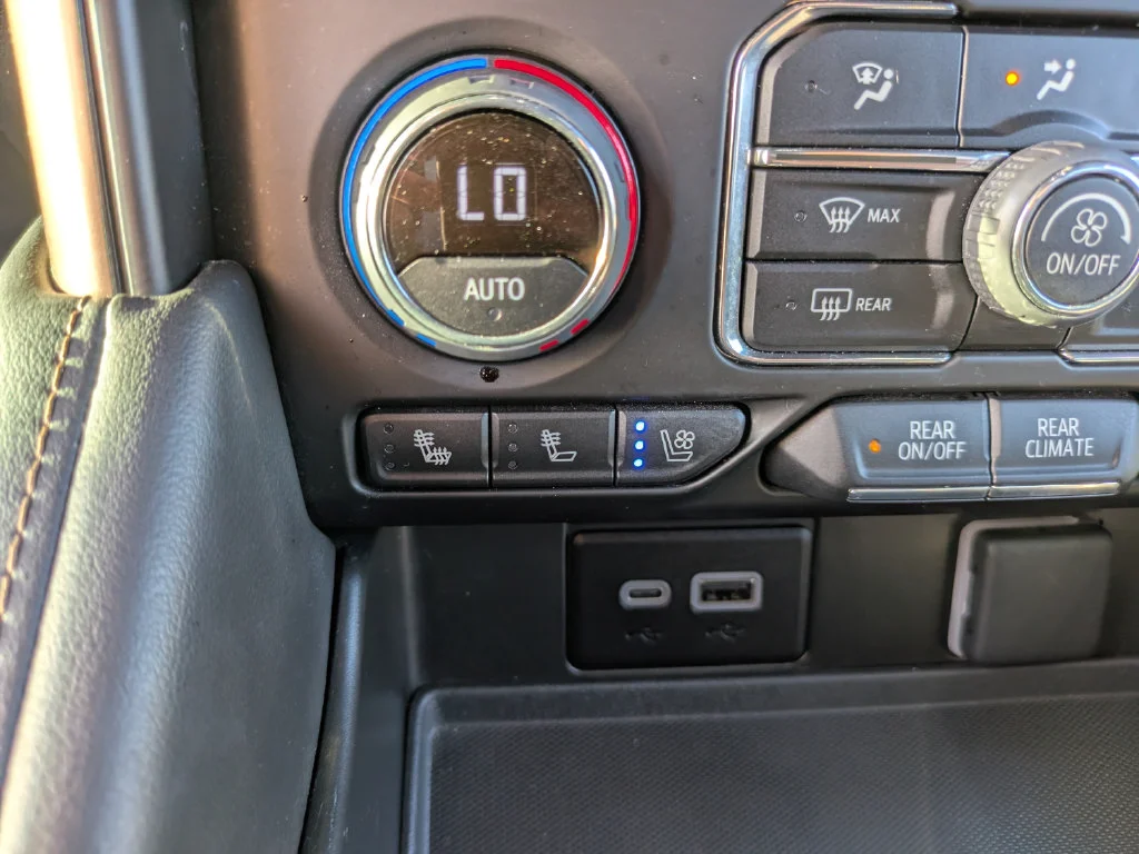 Used 2024 Black Chevrolet High Country image 28