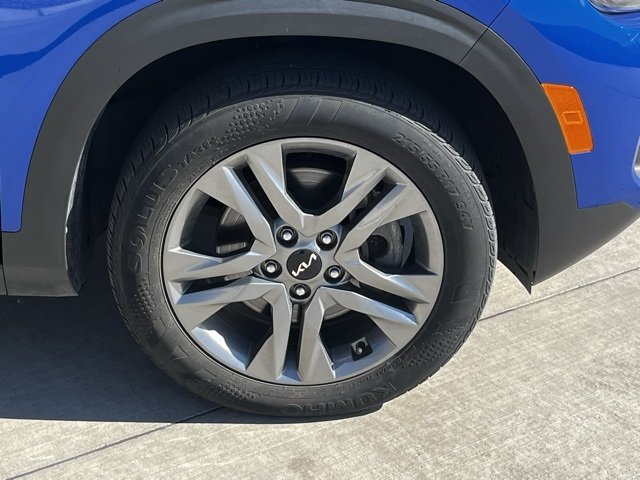 2023 Kia Seltos LX photo 4