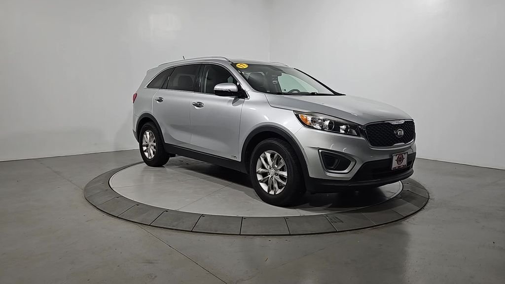Used 2017 Silver Kia LX image 8